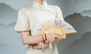 十八载深耕育桃李，墨香笔韵铸师魂 —— 记锦州中学名师战琳